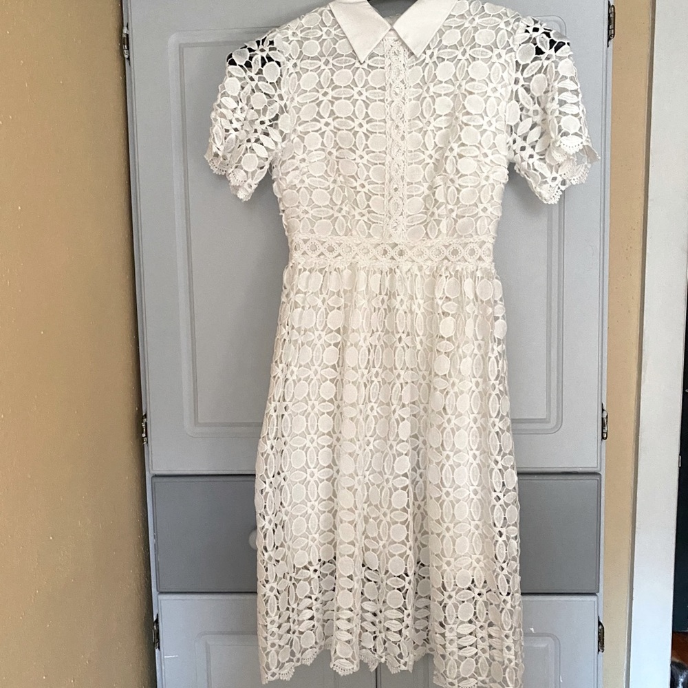 Beautiful lace Chicwish dress